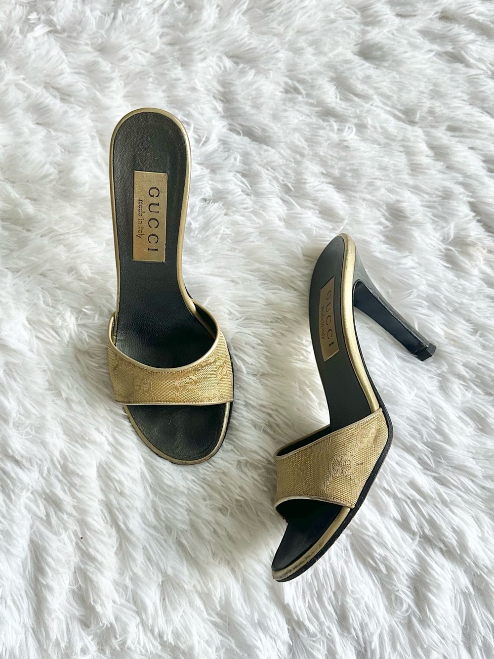 Vintage Gucci monogram gold kitten heels
